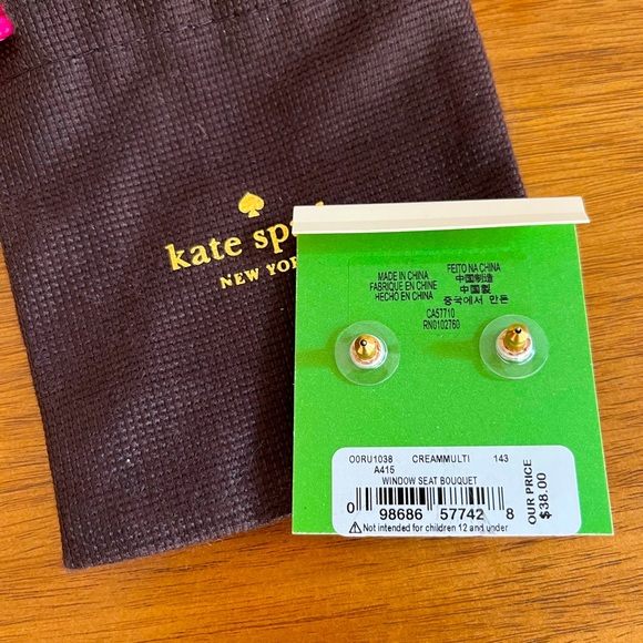 ♠️ Earrings ♠️ - Picture 2 of 2